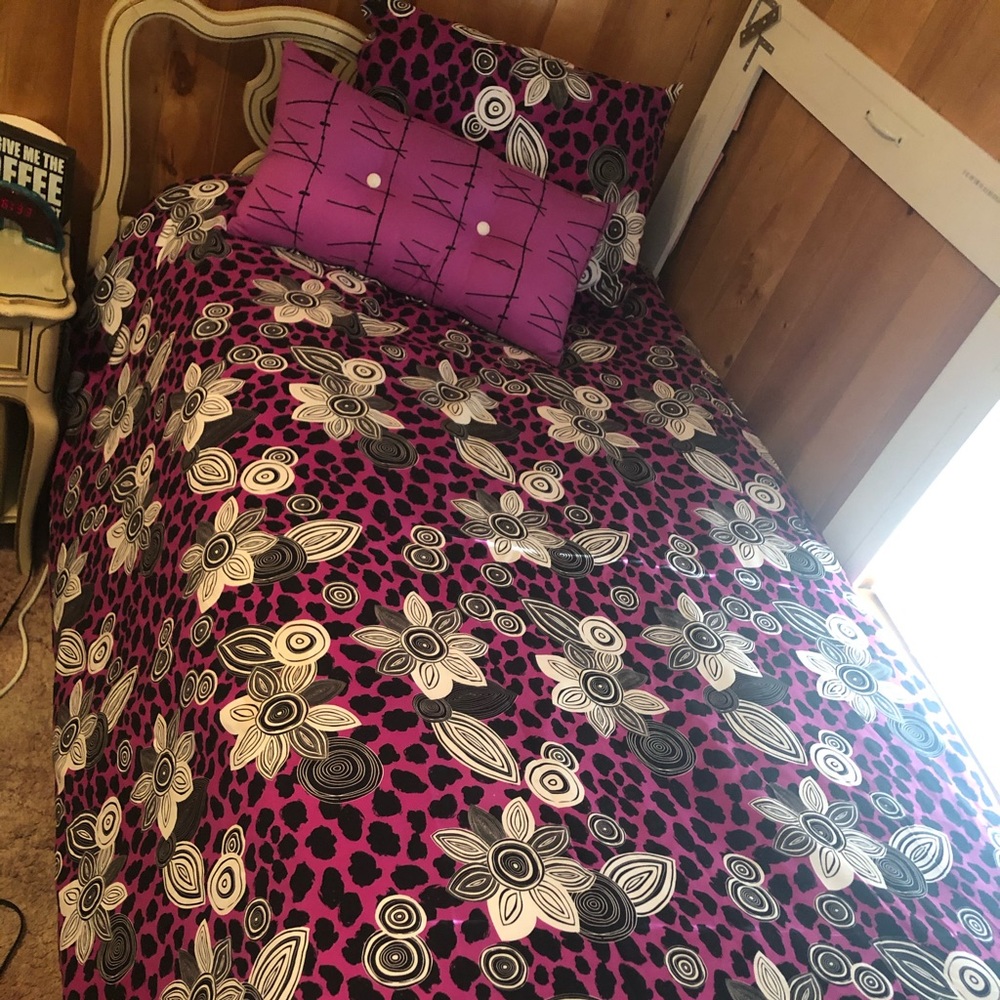 Reversible Twin Duvet Set - Siscovers - Brand New